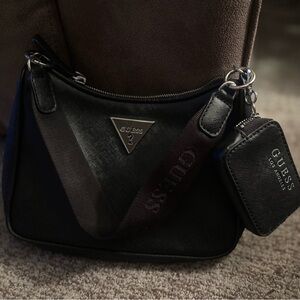 GUESS BLACK MINI HANDBAG